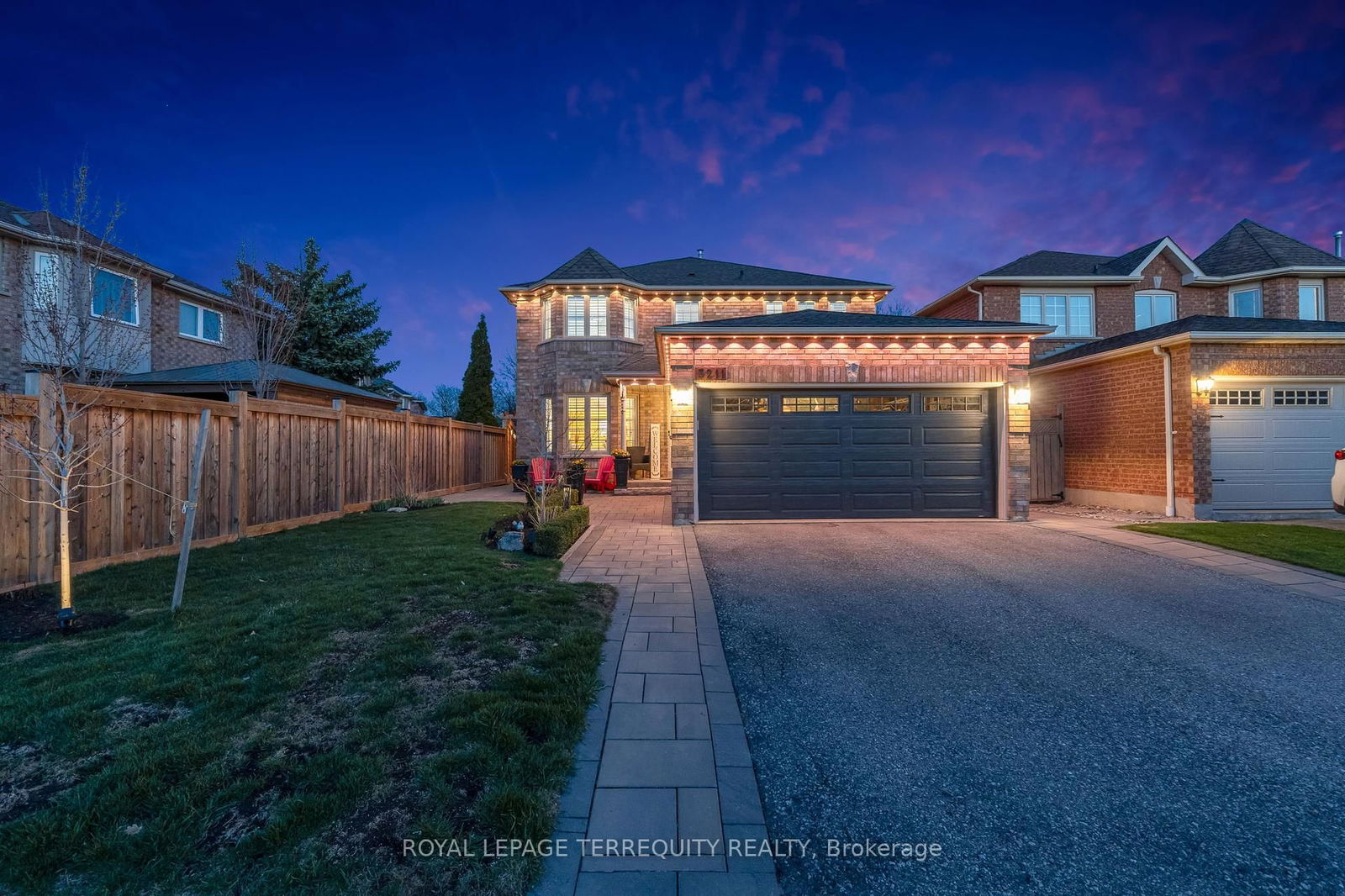 Detached House for sale at 3211 Dover Crescent, Mississauga, Erin Mills, L5L 5T6 - MLS: W12100539