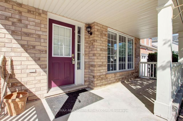 2281 Dunforest Crescent