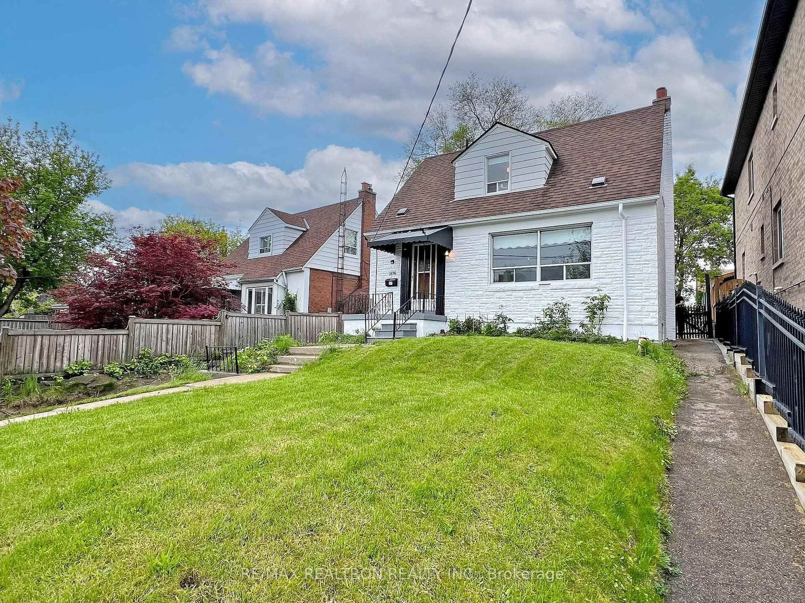 Detached House for sale at 1876 Keele Street, Toronto, Beechborough-Greenbrook, M6M 3X6 - MLS: W12100709