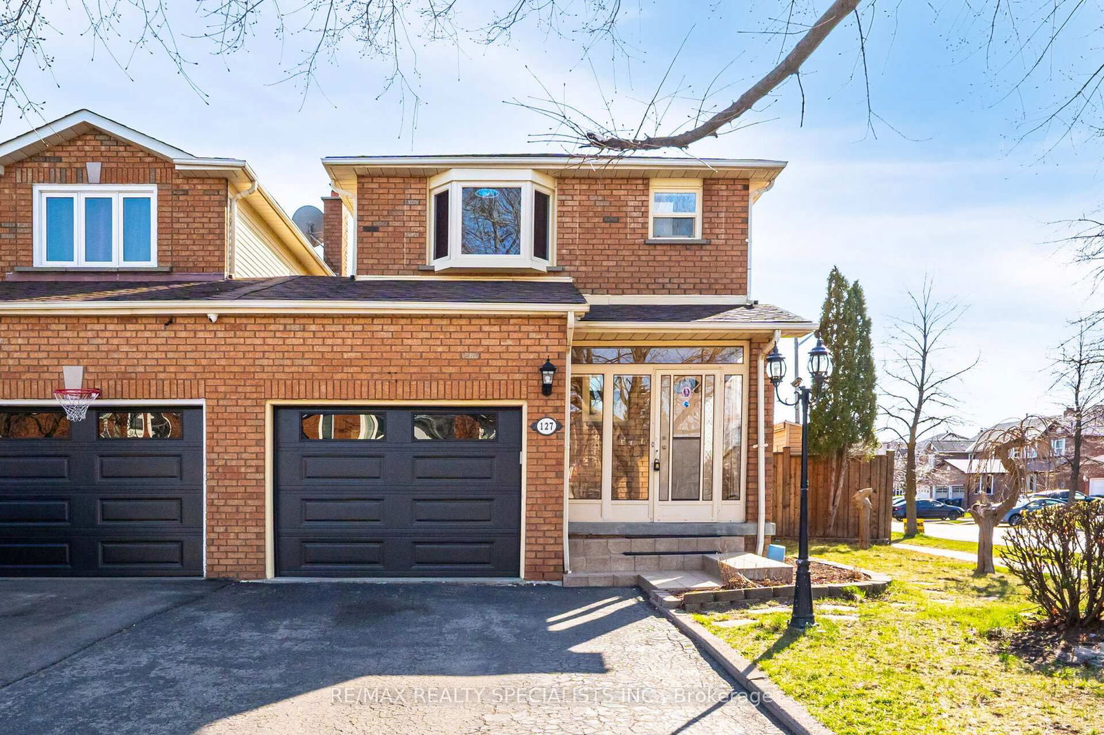 Townhouse for sale at 127 Tulip Drive, Brampton, Fletcher's Creek South, L6Y 3X6 - MLS: W12100719