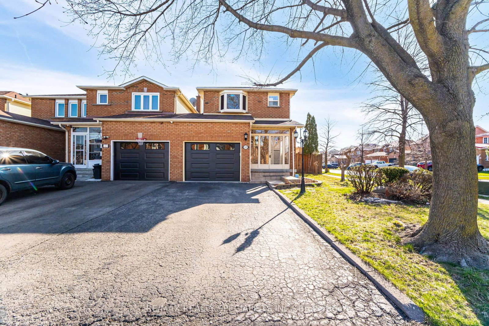Townhouse for sale at 127 Tulip Drive, Brampton, Fletcher's Creek South, L6Y 3X6 - MLS: W12100719