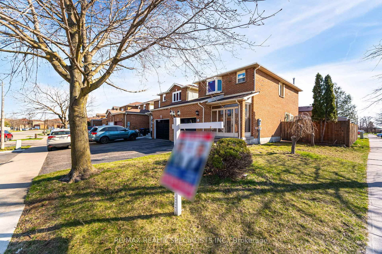 Townhouse for sale at 127 Tulip Drive, Brampton, Fletcher's Creek South, L6Y 3X6 - MLS: W12100719