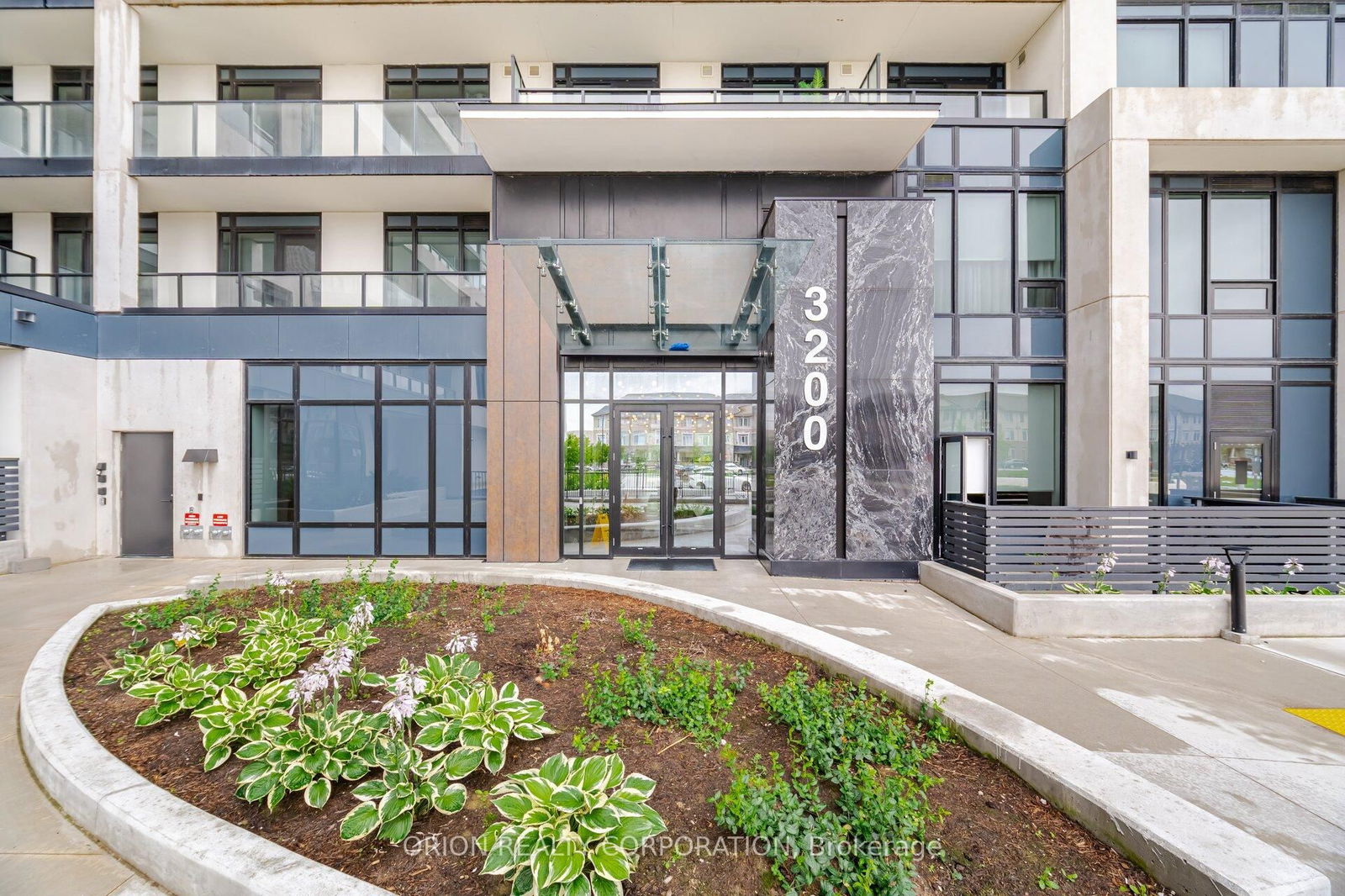 Condo for lease at 628-3200 William Coltson Avenue, Oakville, JM Joshua Meadows, L6H 7W6 - MLS: W12100770