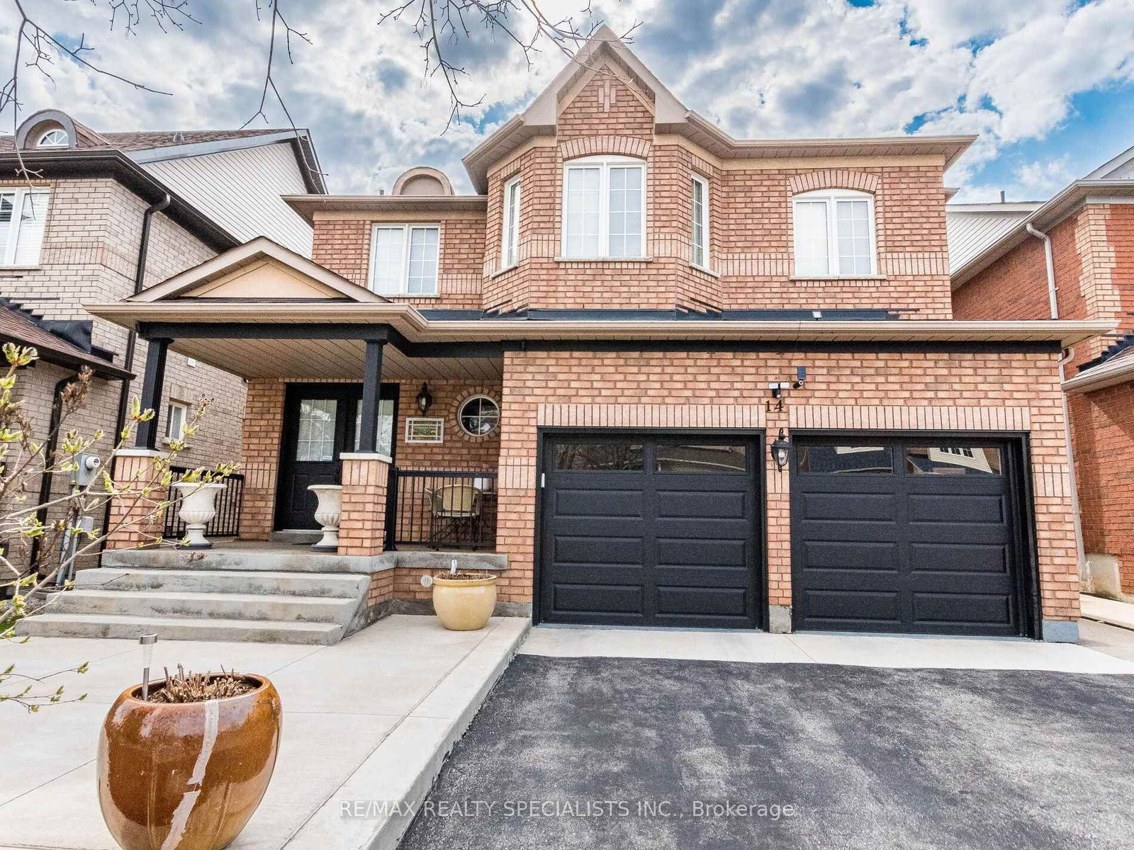 Detached House for sale at 14 Masters Green Crescent, Brampton, Snelgrove, L7A 3K2 - MLS: W12100949