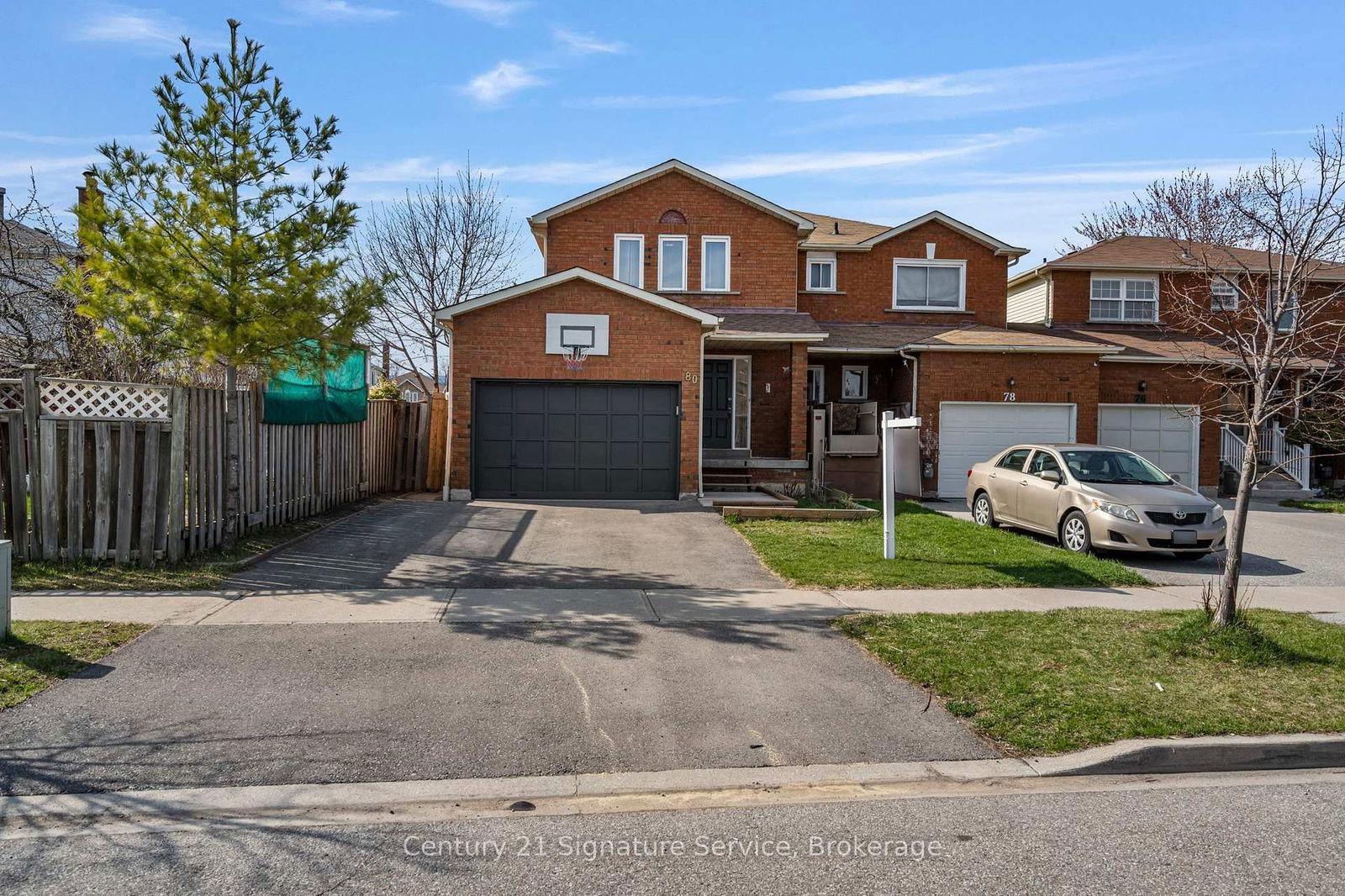 Townhouse for sale at 80 Dutch Crescent, Brampton, Fletcher's Creek South, L6Y 3X1 - MLS: W12100963