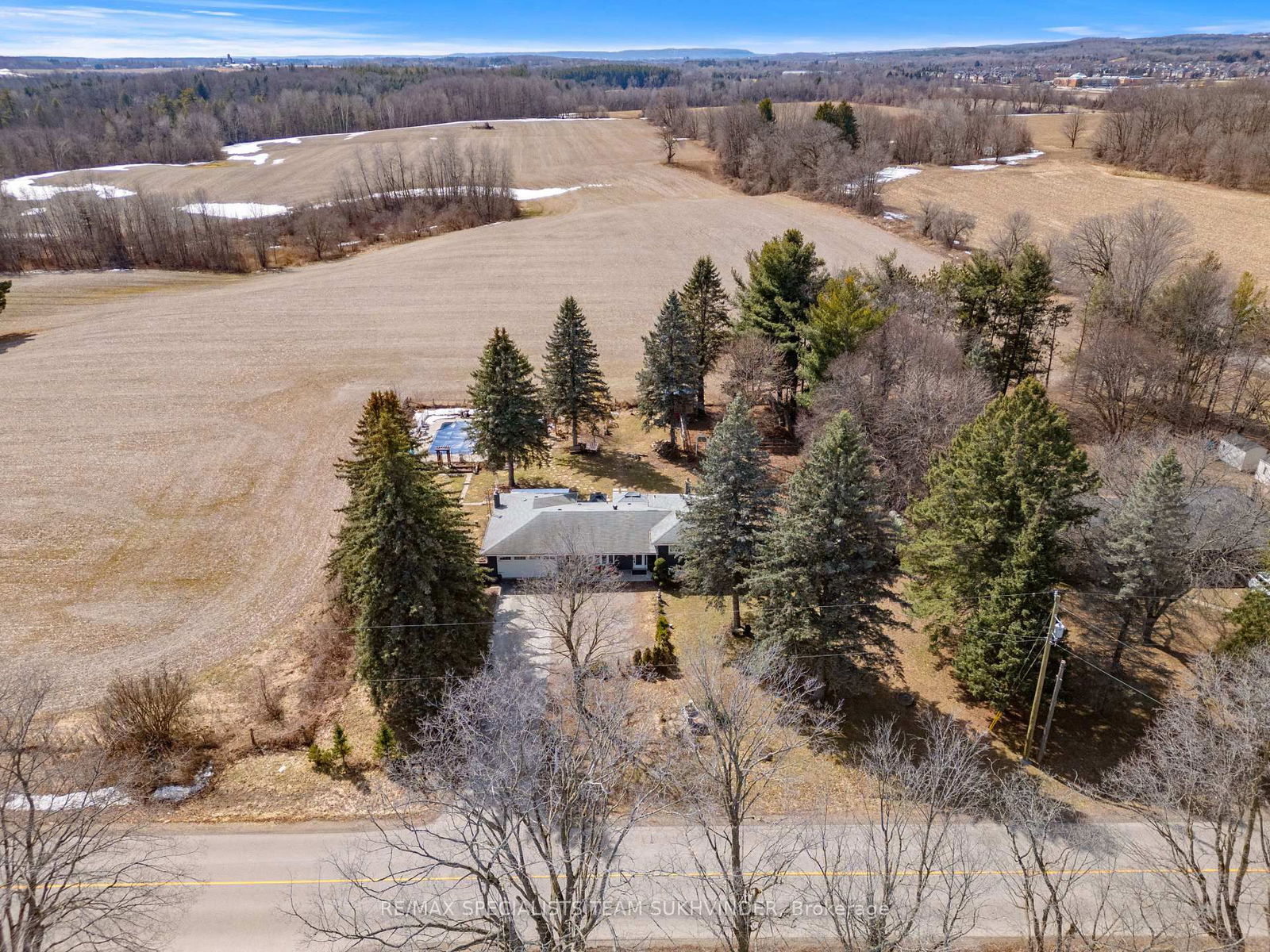 Detached House for sale at 15768 Centreville Creek Road, Caledon, Rural Caledon, L7C 3B3 - MLS: W12101061