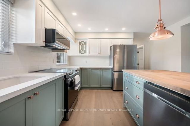 Main floor - 42 Lockerbie Avenue