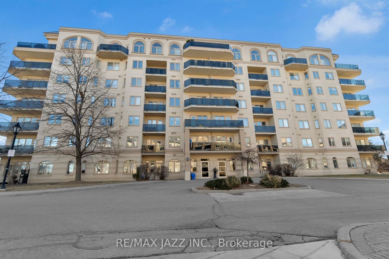 Condo for sale at 304-7 Dayspring Circle, Brampton, Goreway Drive Corridor, L6P 1C1 - MLS: W12101170