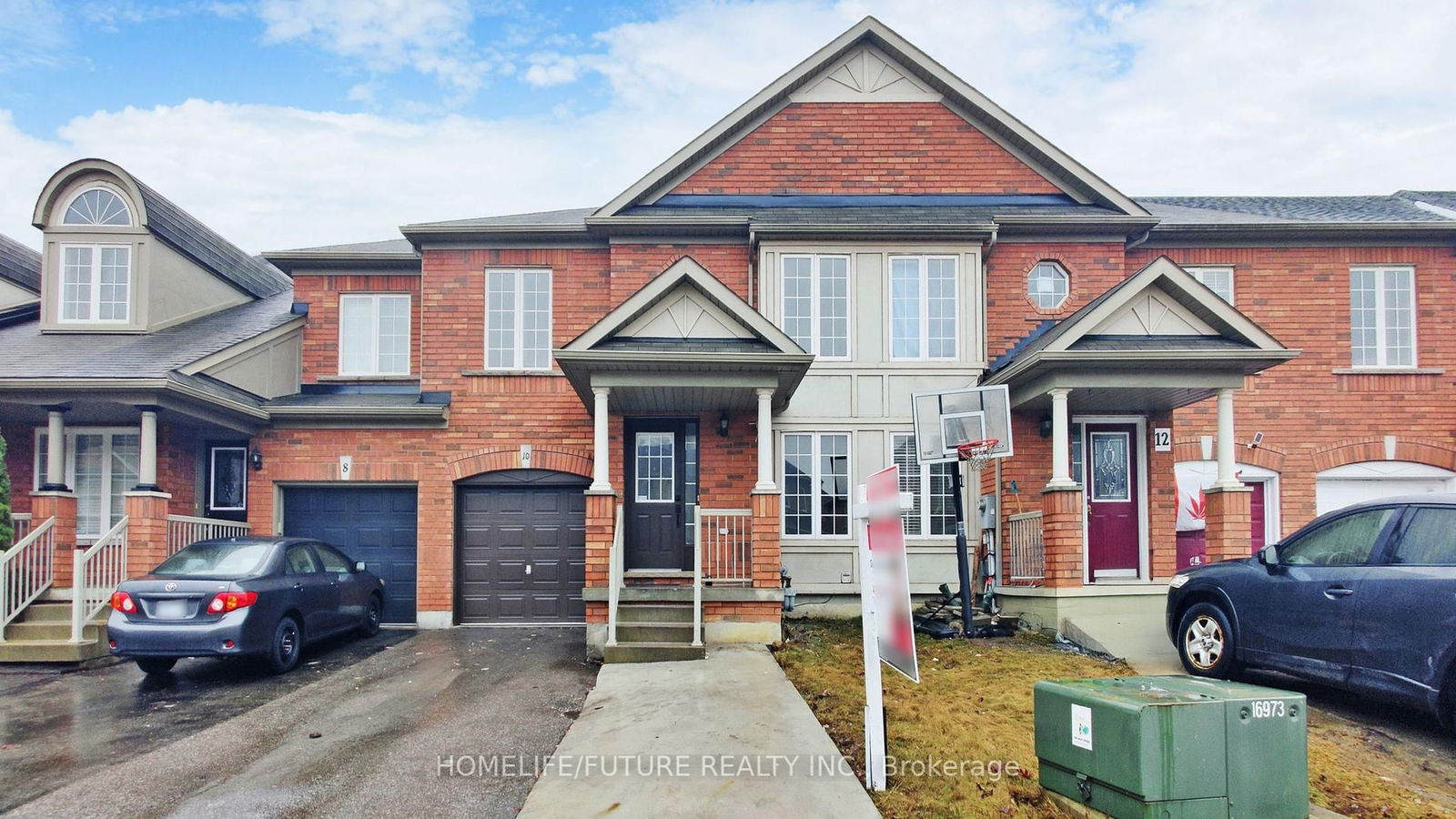 Townhouse for sale at 10 Quailvalley Drive, Brampton, Sandringham-Wellington, L6R 0N3 - MLS: W12101368