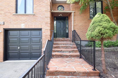 1904 Knights Crt, Mississauga - Sheridan image-0-4