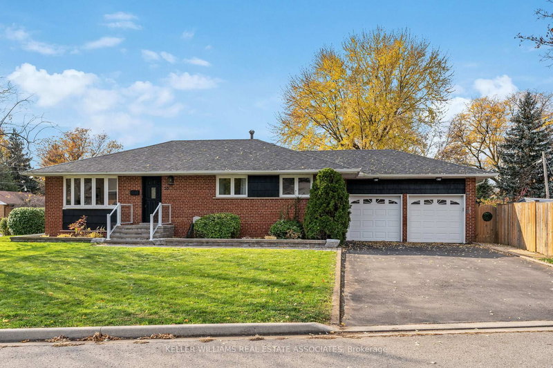 20 Suburban Dr, Mississauga, L5N 1G5 | Image 2