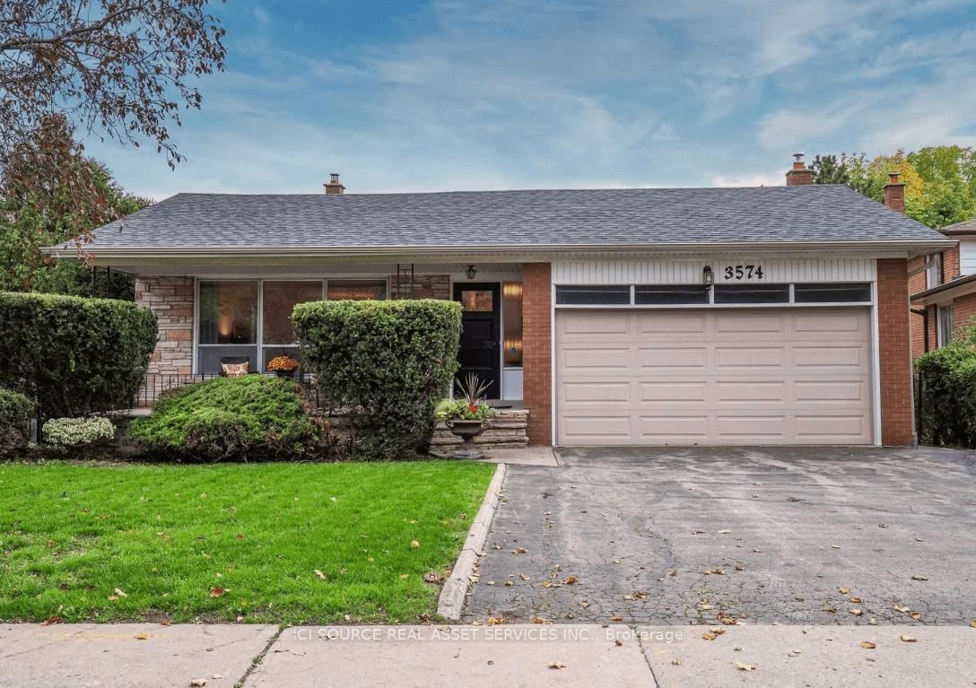 Detached House for sale at 3574 Golden Orchard Drive, Mississauga, Applewood, L4Y 3H8 - MLS: W12101685