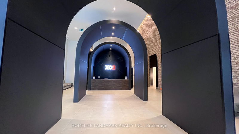 home for lease on 415-285 Dufferin Street