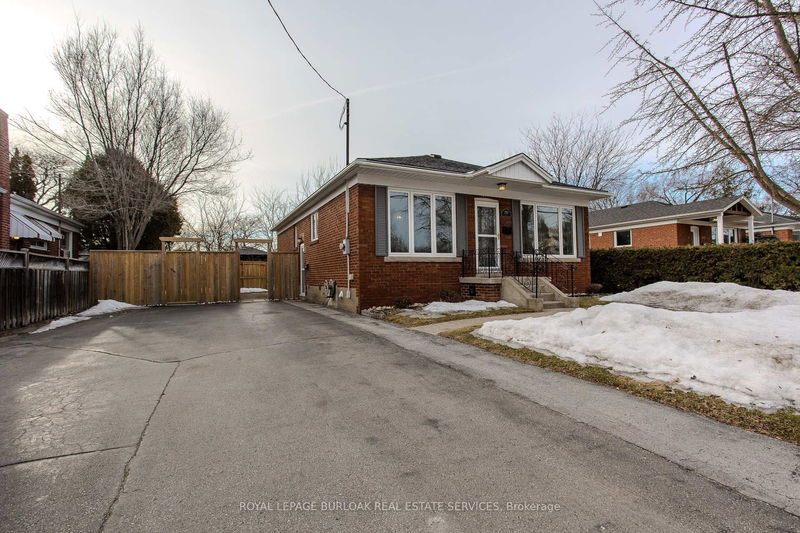 home for lease on 2-2290 Woodward Avenue
