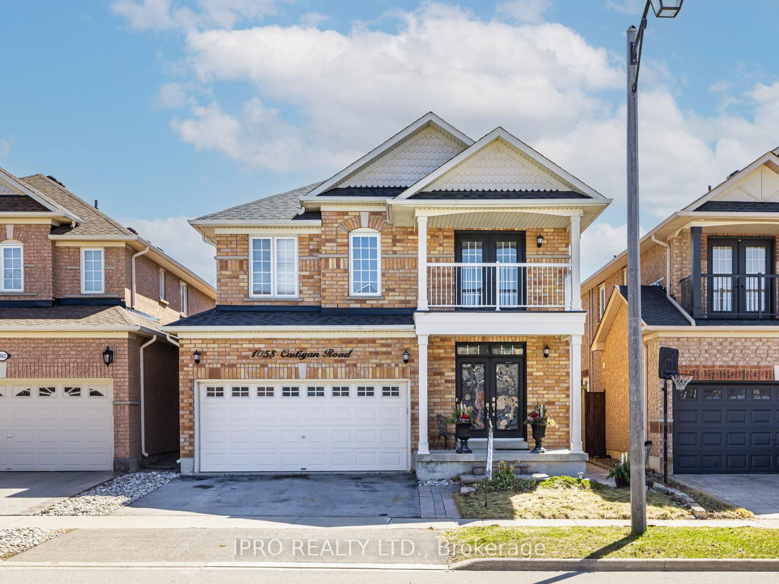 Detached House for sale at 1058 Costigan Road, Milton, CL Clarke, L9T 6N6 - MLS: W12101896