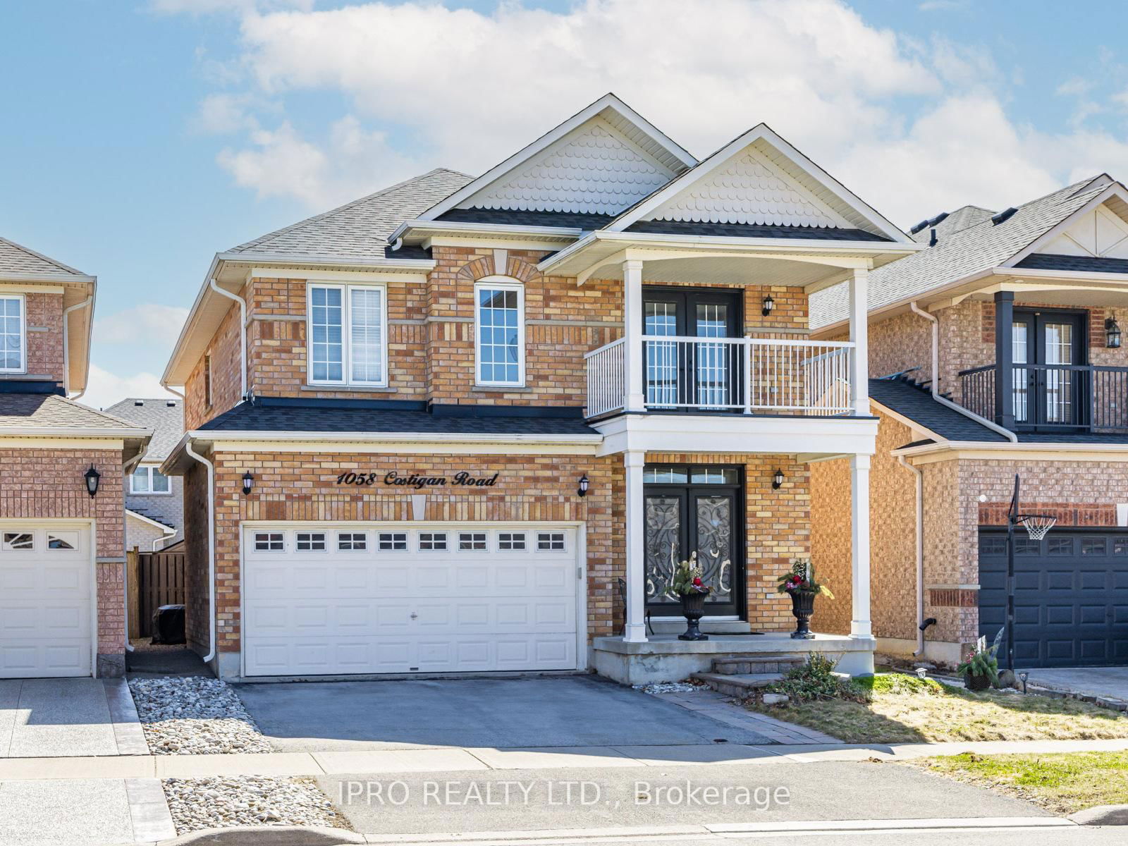 Detached House for sale at 1058 Costigan Road, Milton, CL Clarke, L9T 6N6 - MLS: W12101896