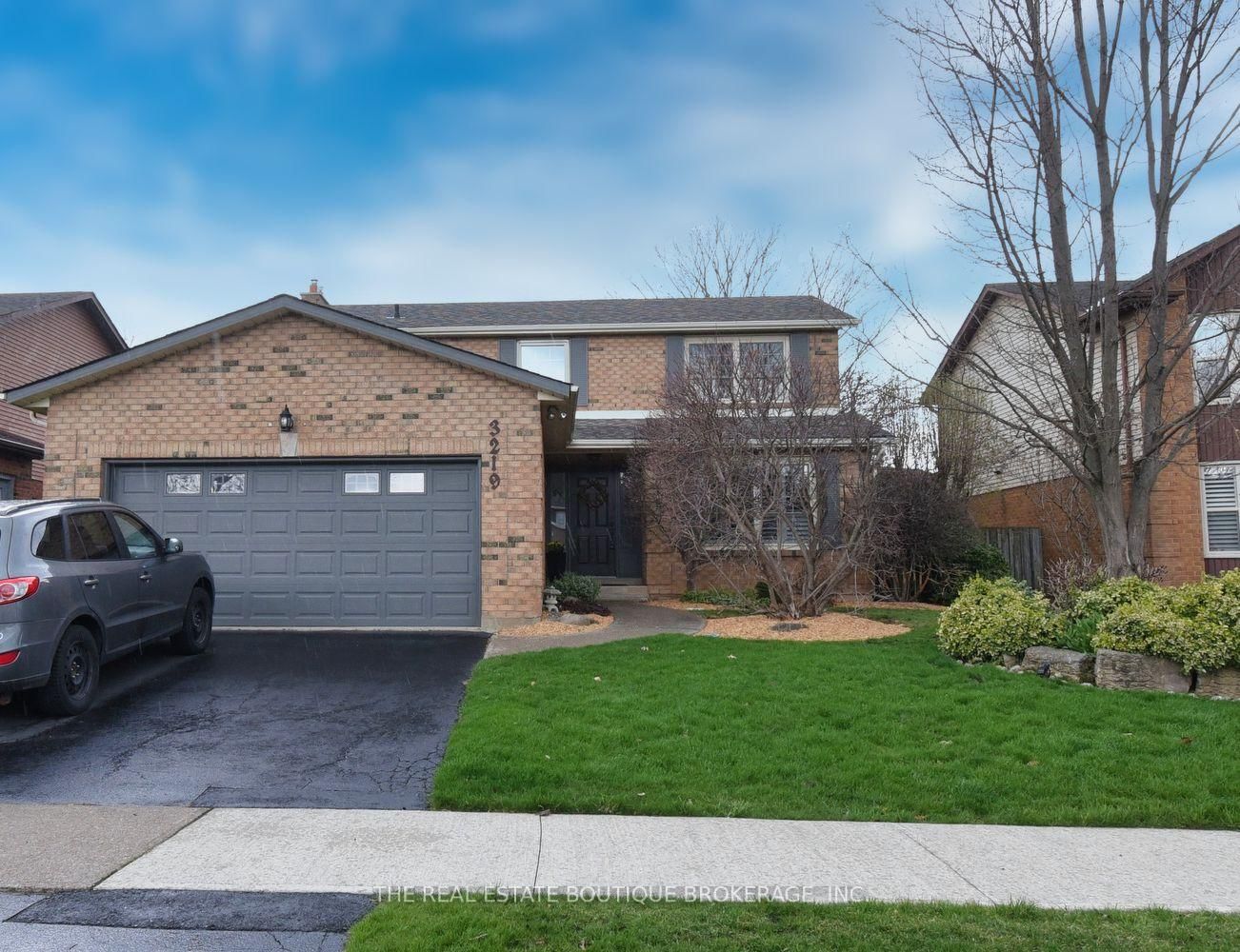 Detached House for sale at 3219 Hazelwood Avenue, Burlington, Headon, L7M 2V3 - MLS: W12101985