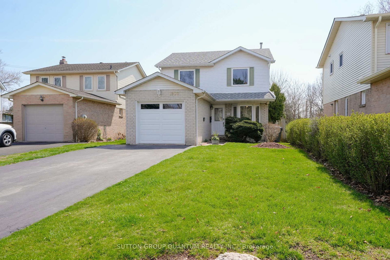 Detached House for sale at 1900 Carrera Court, Mississauga, Clarkson, L5H 3B2 - MLS: W12102102