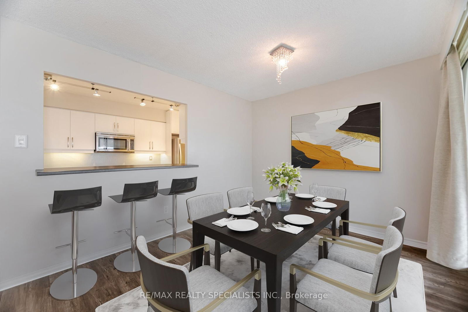 Condo sold at 1613-55 Elm Drive, Mississauga, City Centre, L5B 3Z3 - MLS: W12102110
