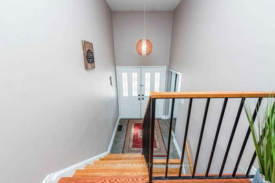 2483 Yarmouth Cres, Oakville - West image-0-3