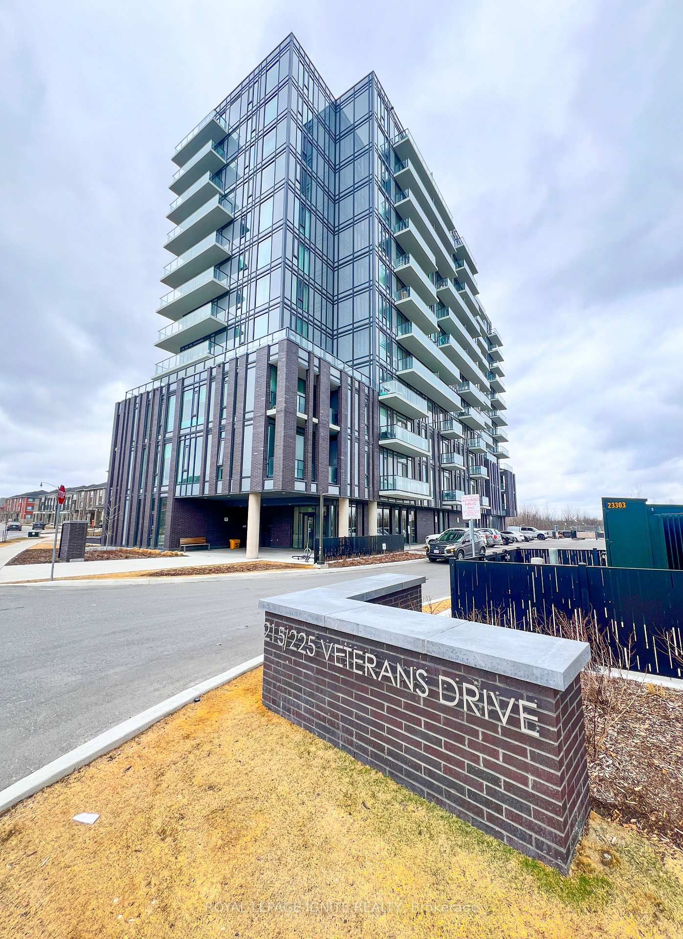 Condo for lease at 103-225 Veterans Drive, Brampton, Northwest Brampton, L7A 5L7 - MLS: W12102432