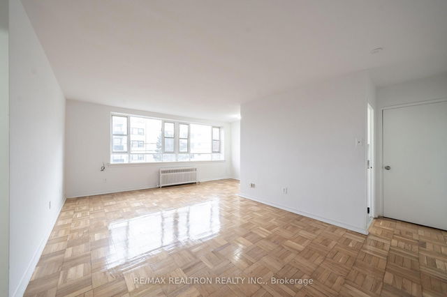304 - 2507 Eglinton Avenue