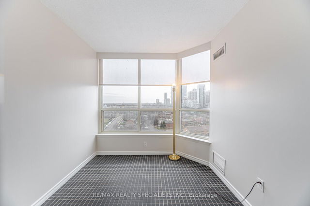 1613 - 55 Elm Drive