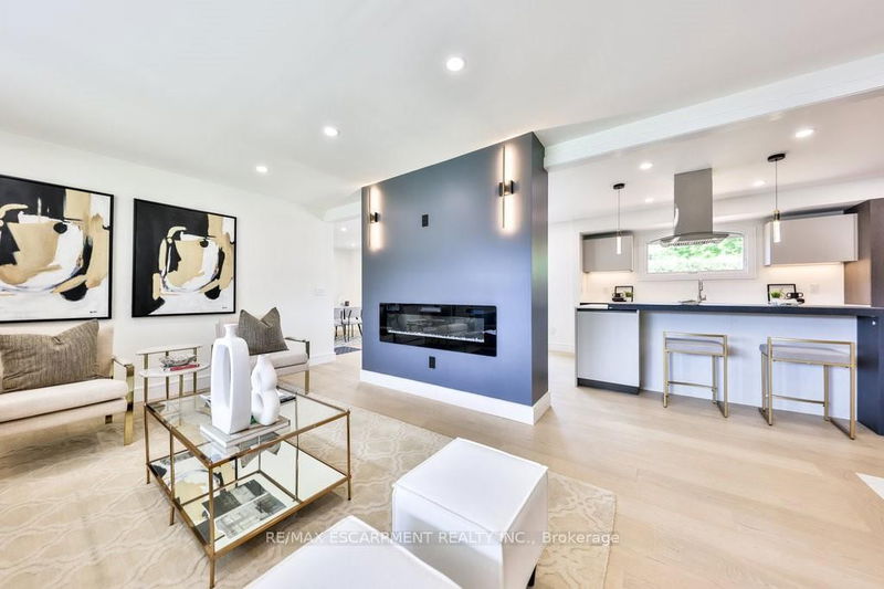 194 Slater Cres, Oakville - Central image-0-0