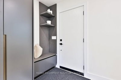 194 Slater Cres, Oakville - Central image-0-2