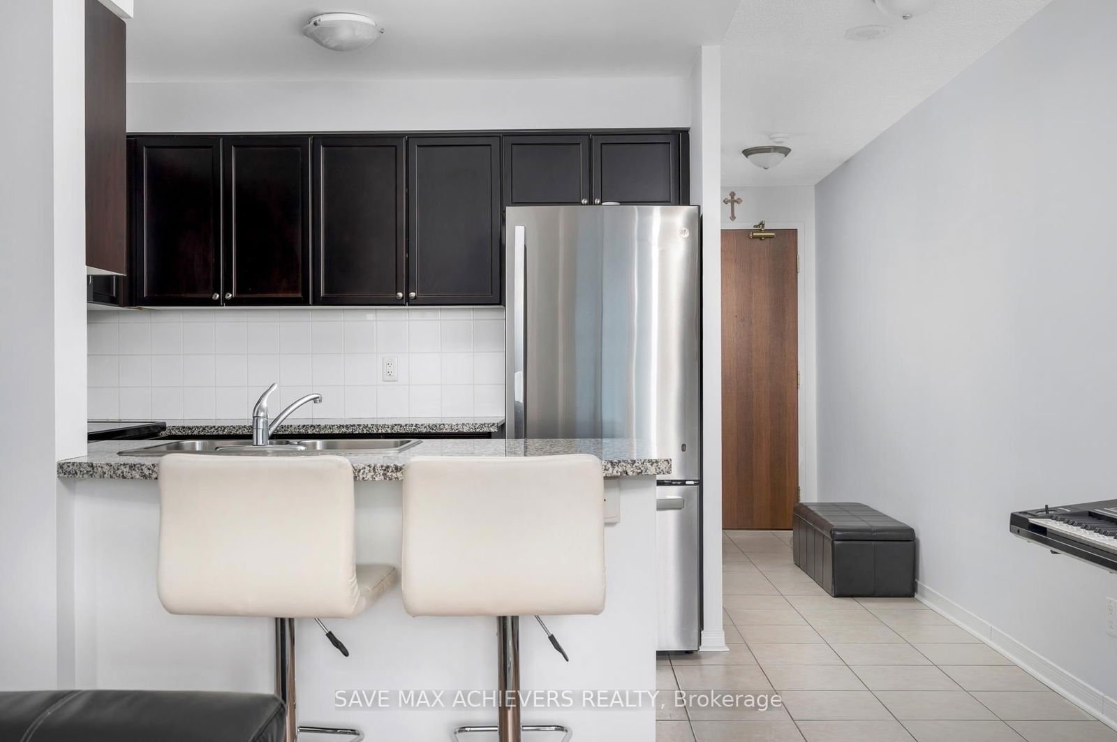 Condo for lease at 611-4900 Glen Erin Drive, Mississauga, Central Erin Mills, L5M 7S2 - MLS: W12102594