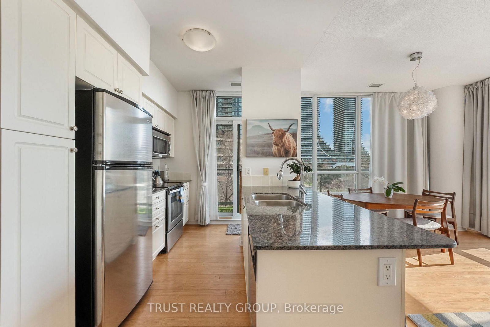 Condo sold at 308-2230 Lake Shore Boulevard, Toronto, Mimico, M8V 0B2 - MLS: W12102610