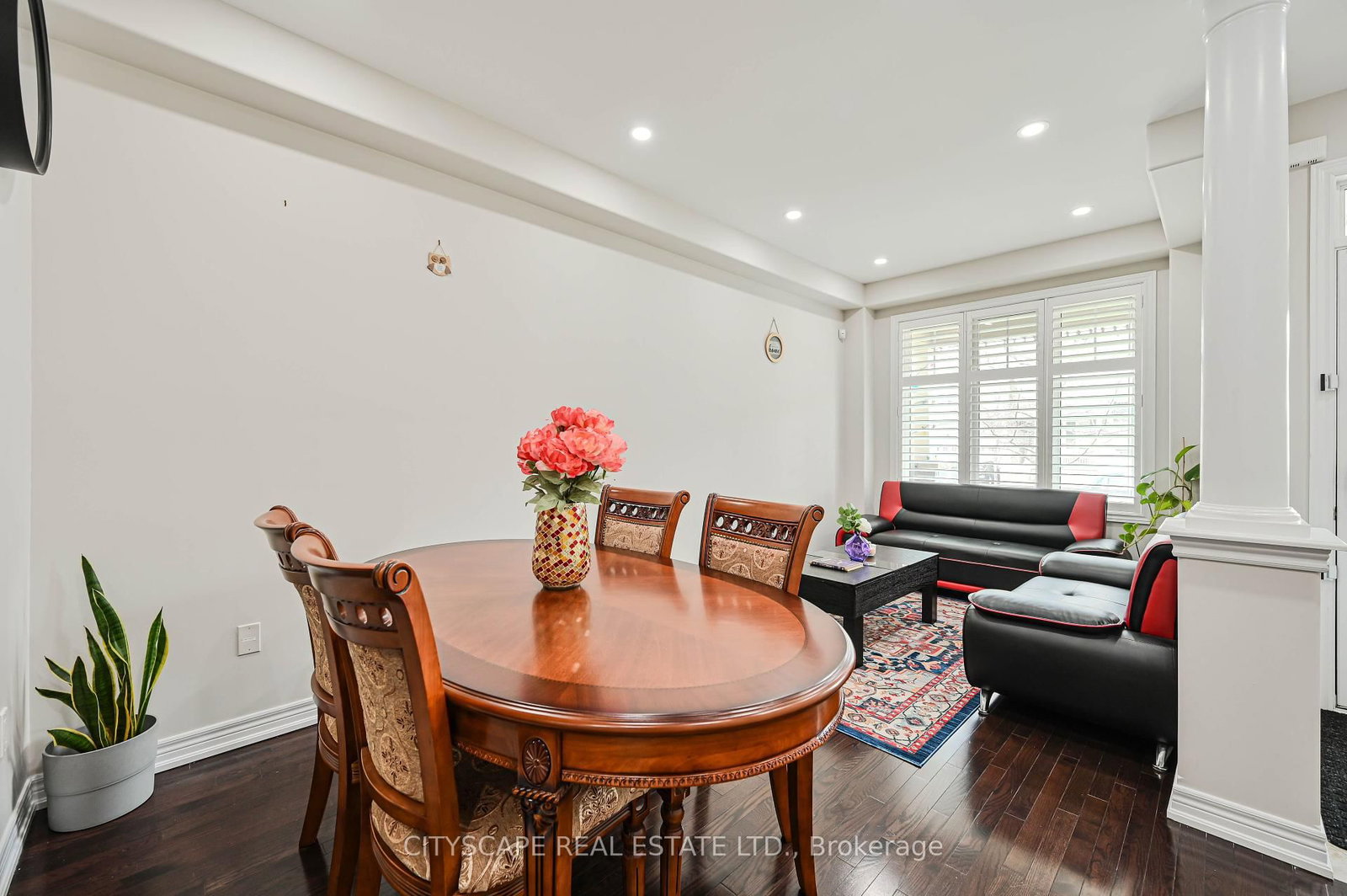 Listing photo 4
