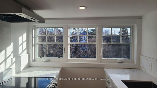 4 - 30 High Park Boulevard