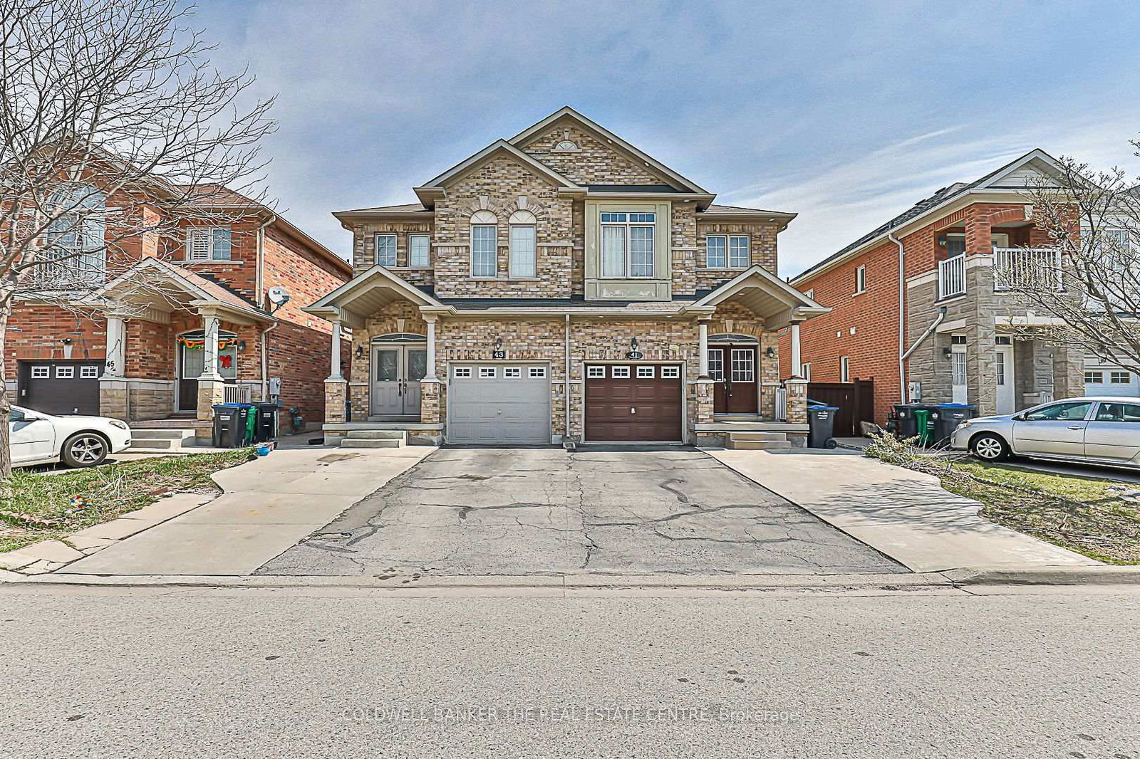 Semi-Detached House for sale at 43 Crystalview Crescent, Brampton, Bram East, L6P 2R7 - MLS: W12103209