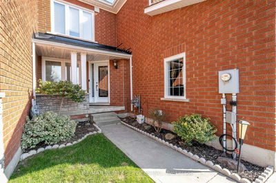 81 James Young Dr, Halton Hills - Georgetown image-0-2