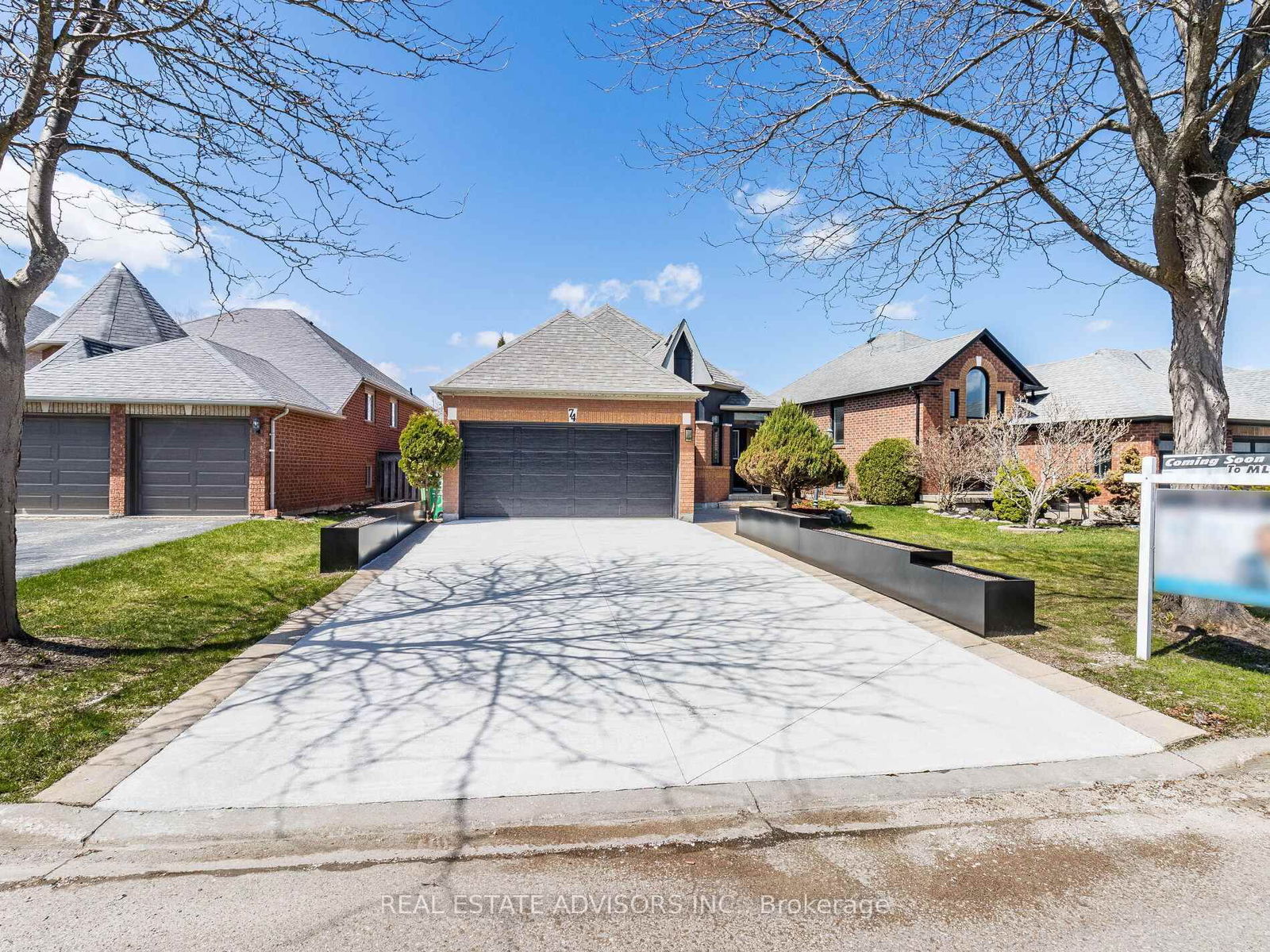 Detached House for sale at 74 Pinebrook Circle, Caledon, Rural Caledon, L7C 1C5 - MLS: W12103456