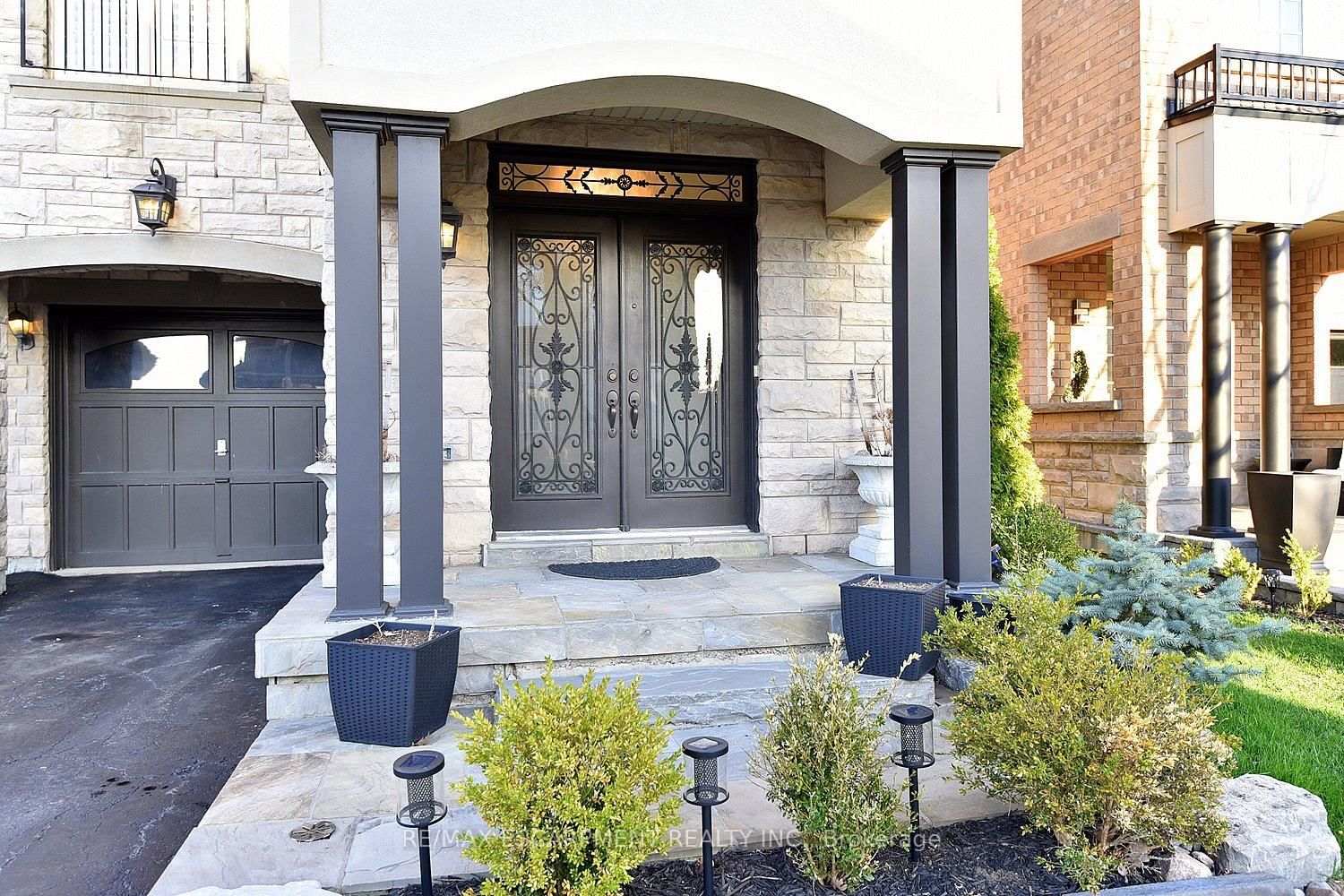Detached House for sale at 3321 Steeplechase Drive, Burlington, Alton, L7M 0N6 - MLS: W12103865