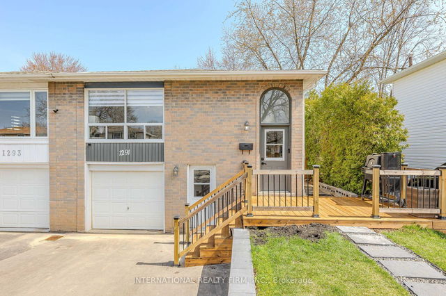 1291 Consort Crescent