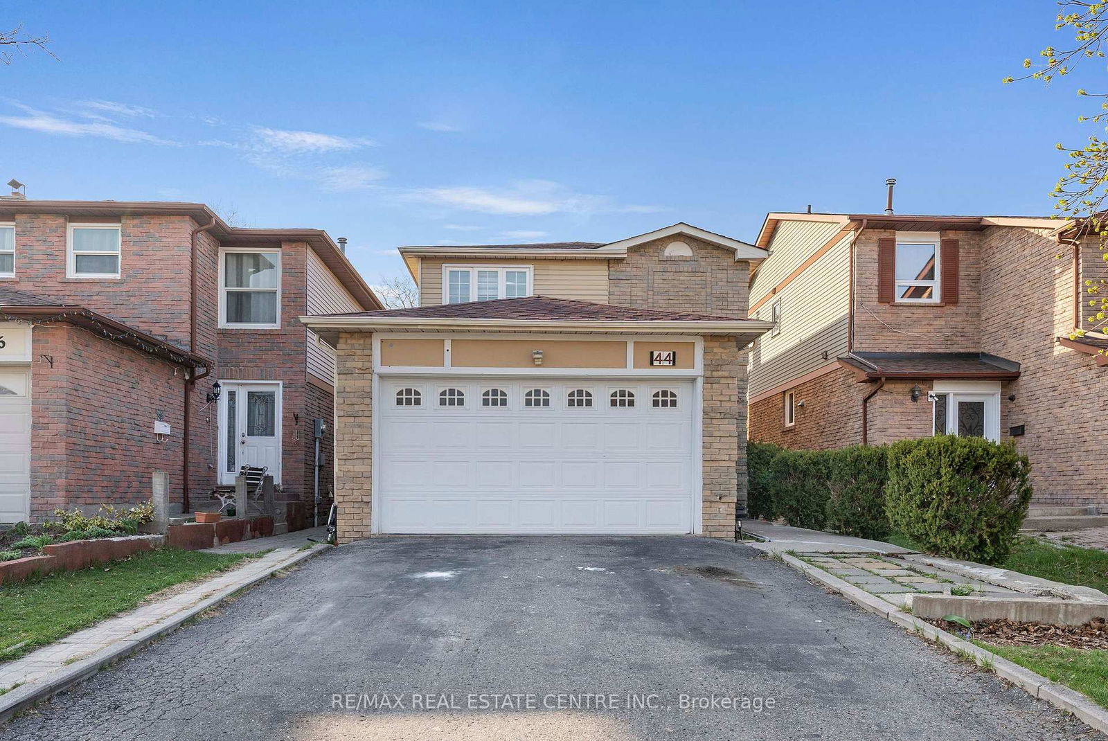 Detached House for sale at 44 Abelard Avenue, Brampton, Fletcher's West, L6Y 2K8 - MLS: W12103962