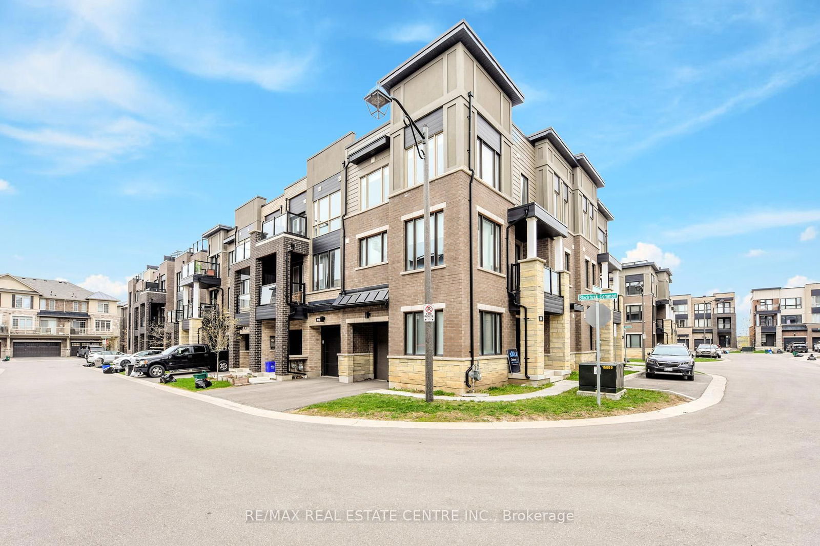 Townhouse for lease at 428 Rockwell Common N/A, Oakville, OA Rural Oakville, L6H 7E3 - MLS: W12104090