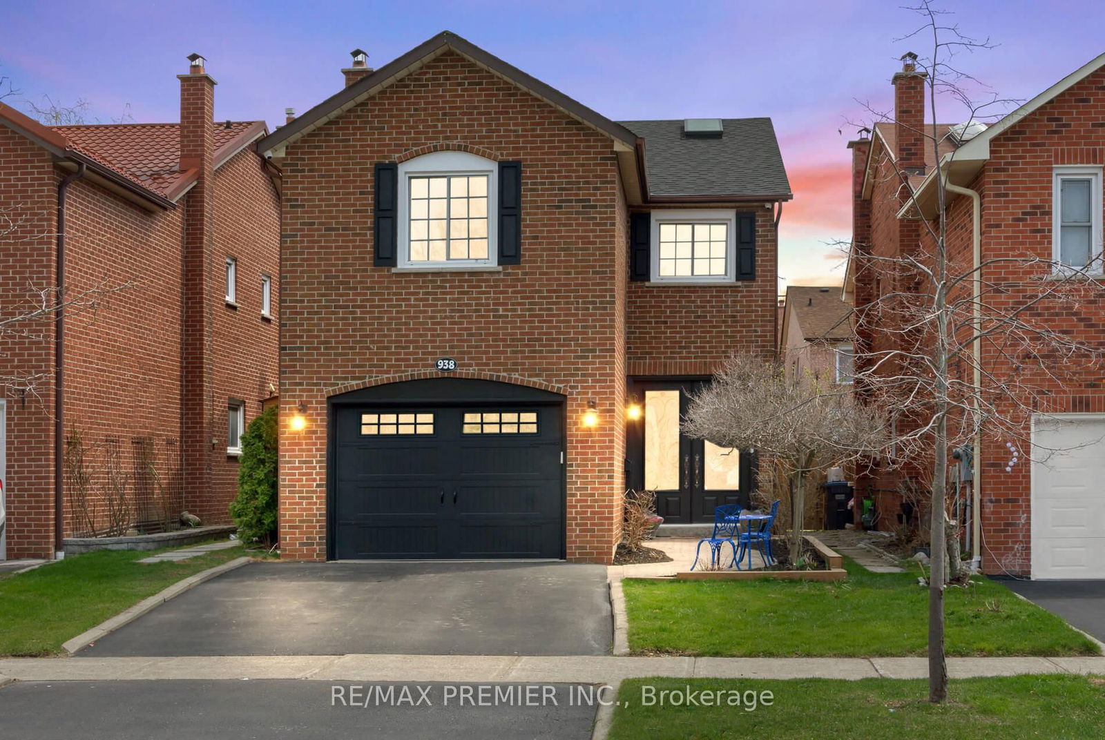 Detached House for sale at 938 Deer Ru, Mississauga, Creditview, L5C 4B2 - MLS: W12104221