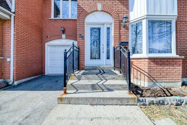 35 Softneedle Avenue