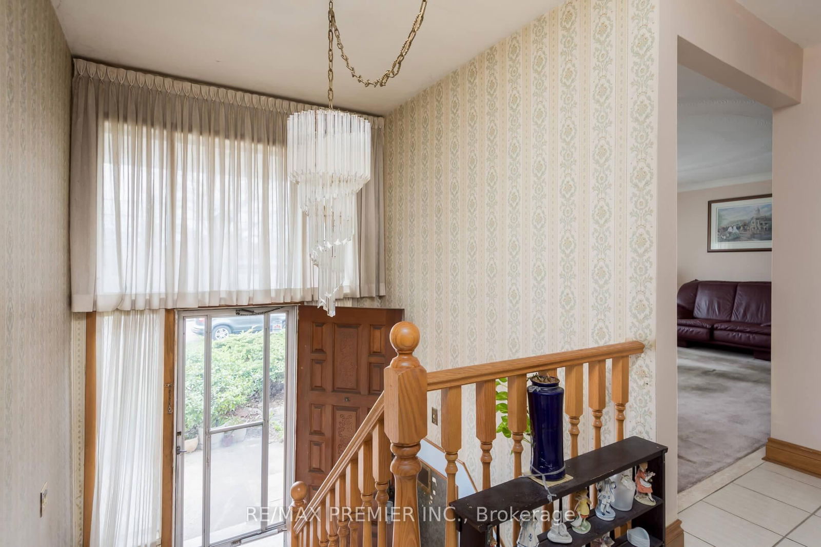 Detached House for sale at 28 Whitfield Avenue, Toronto, Humber Summit, M9L 1G3 - MLS: W12104561