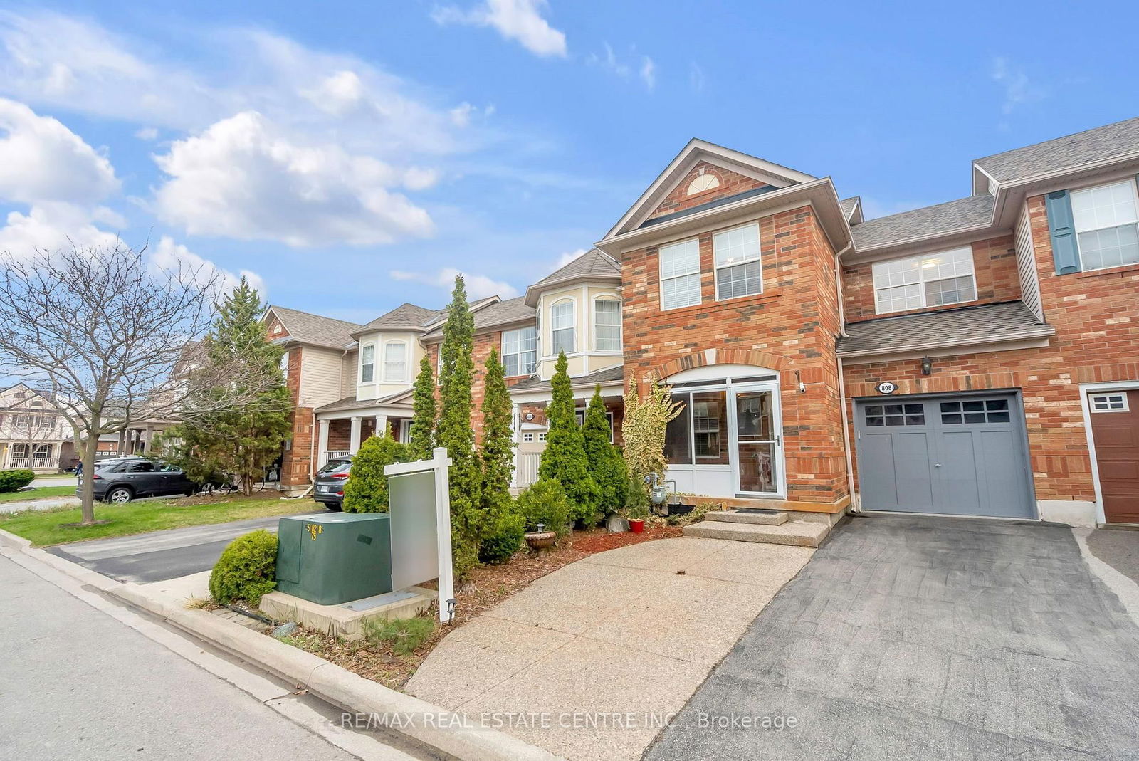 Townhouse for sale at 808 Mckay Crescent, Milton, BE Beaty, L9T 6L2 - MLS: W12104572
