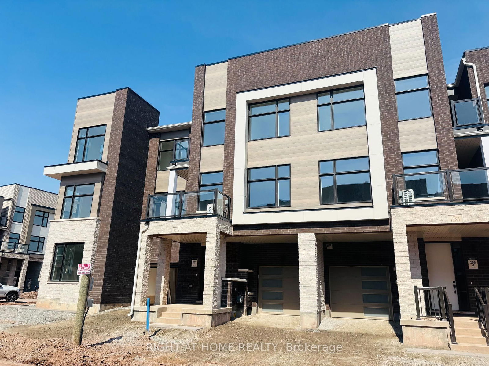 Townhouse for lease at 1283 Dempster Lane, Oakville, JM Joshua Meadows, L6H 7Y8 - MLS: W12104824