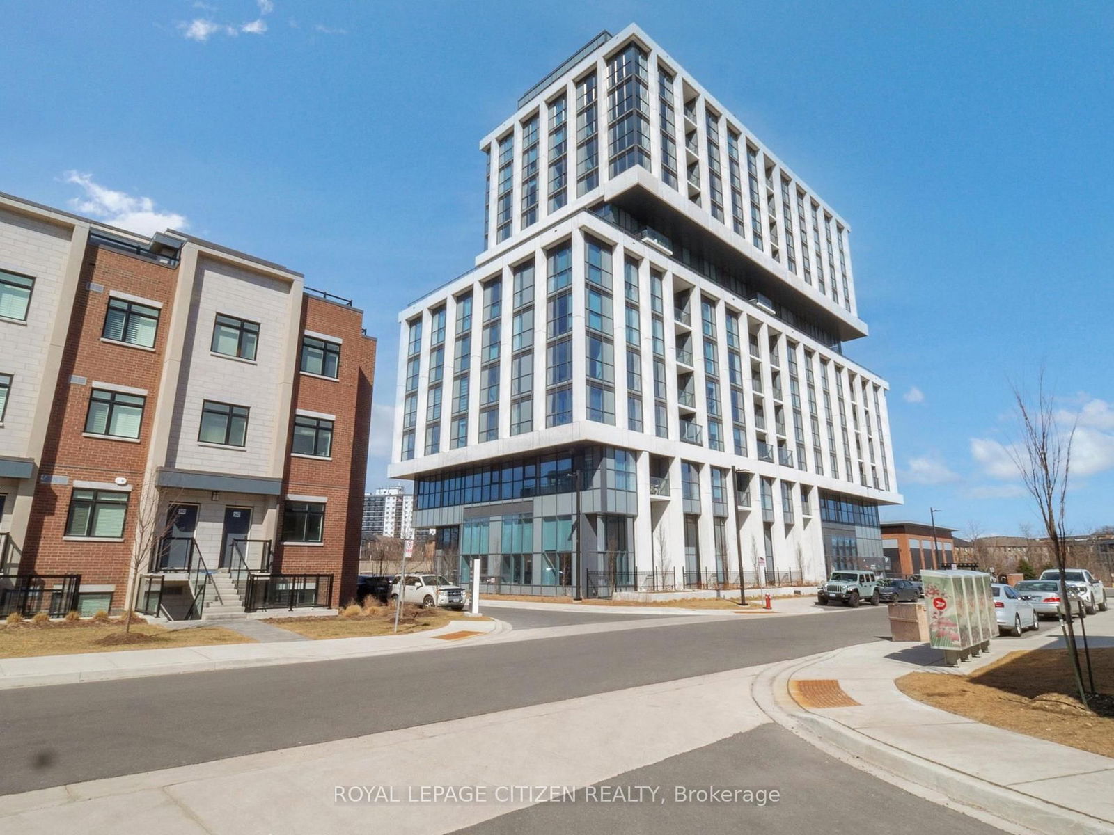 Condo sold at 701-1063 Douglas McCurdy Comm N/A, Mississauga, Lakeview, L5G 0C5 - MLS: W12104842