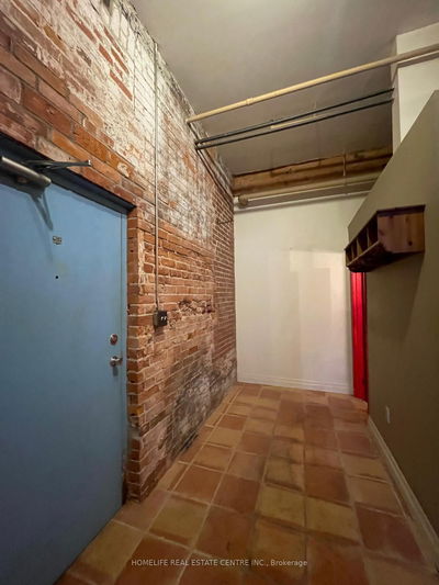 Unit 1 — 121 Prescott Ave, Toronto - Weston-Pellam Park image-0-4