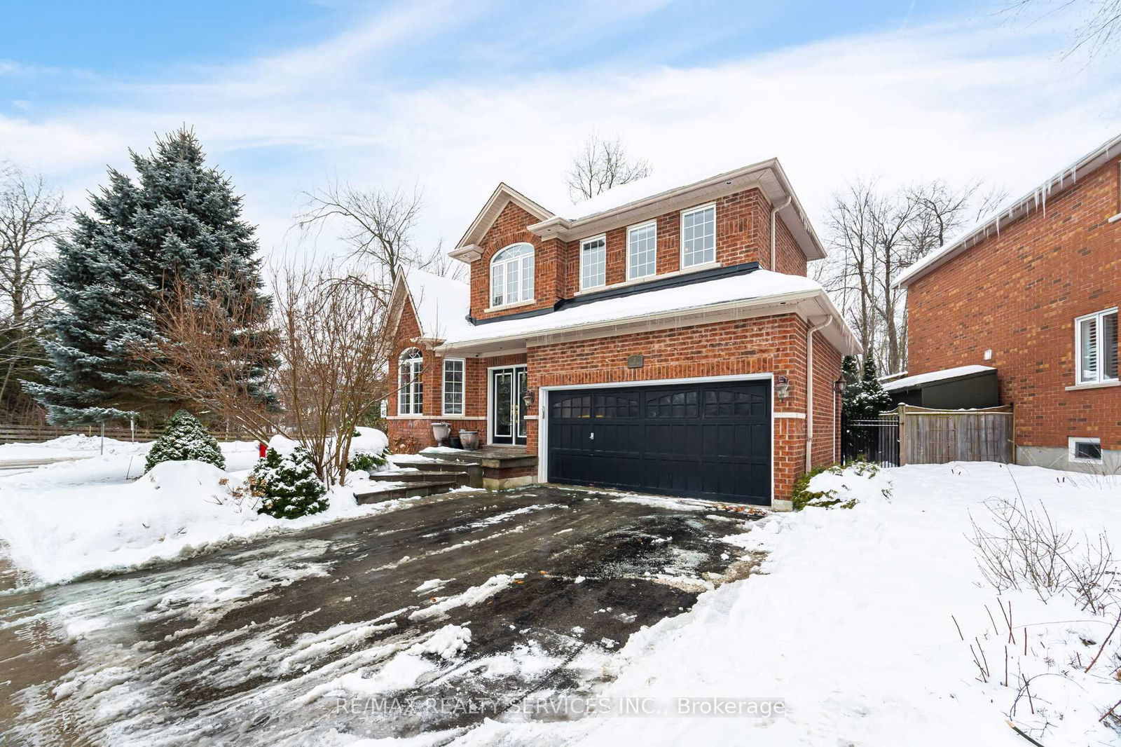 Detached House for sale at 2 Putney Road, Caledon, Caledon East, L7C 1R4 - MLS: W12105013