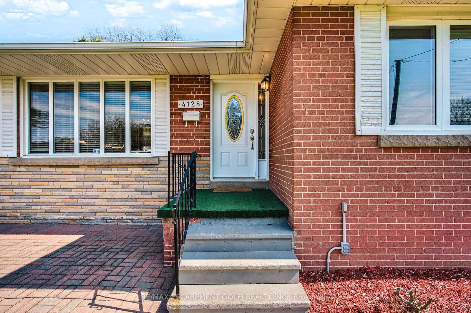 Detached House for sale at 4128 New Street, Burlington, Shoreacres, L7L 1S9 - MLS: W12105124