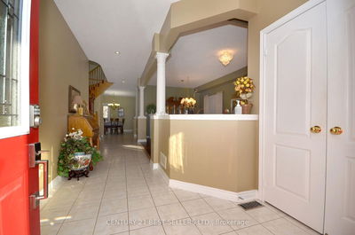 9 Coin St, Brampton - Bram West image-0-4